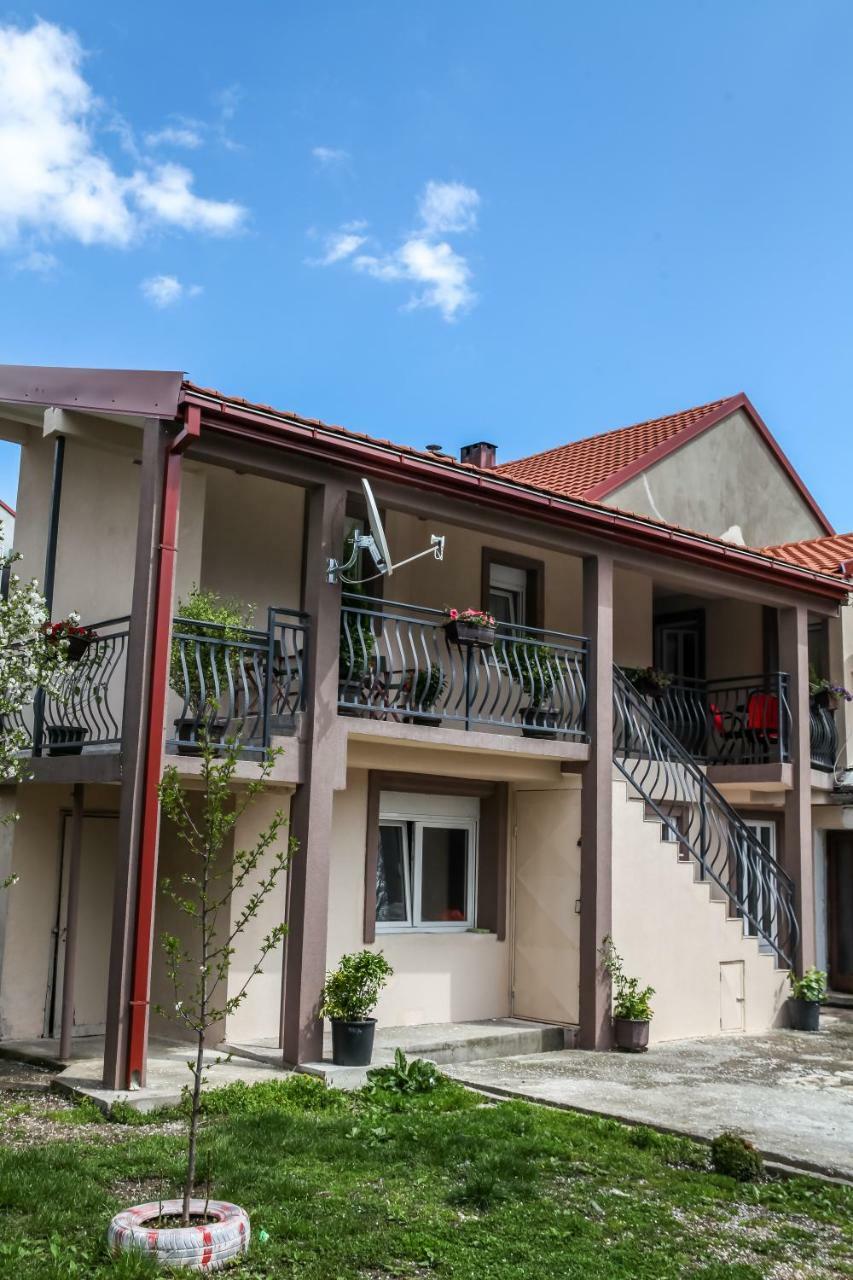 Apartman Kaca Cetinje Exteriér fotografie
